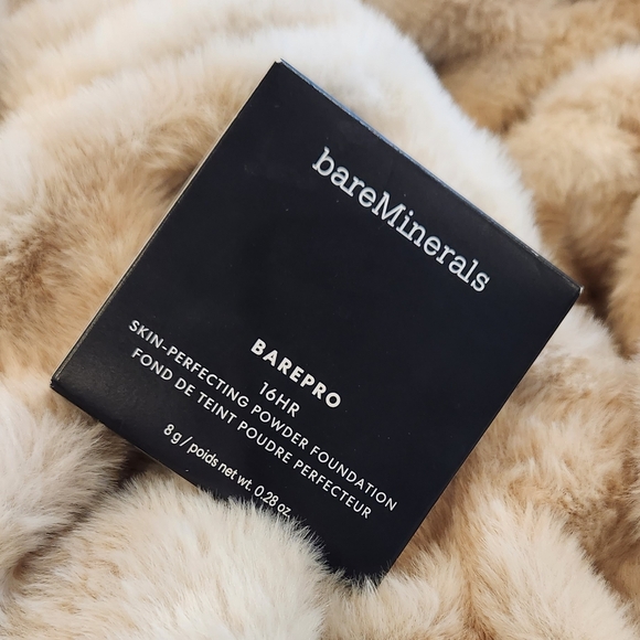 NEW! bareMineralsBAREPRO 16-HR Skin-Perfecting Powder Foundation - Picture 6 of 6